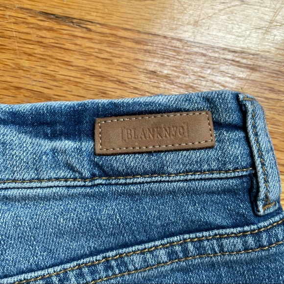 BlankNYC Denim Shorts - Picture 4 of 6